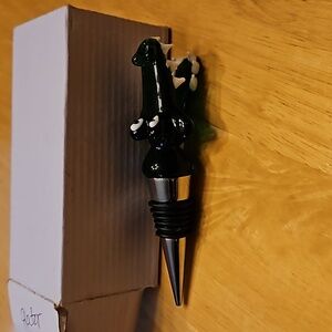 Alligator wine stopper